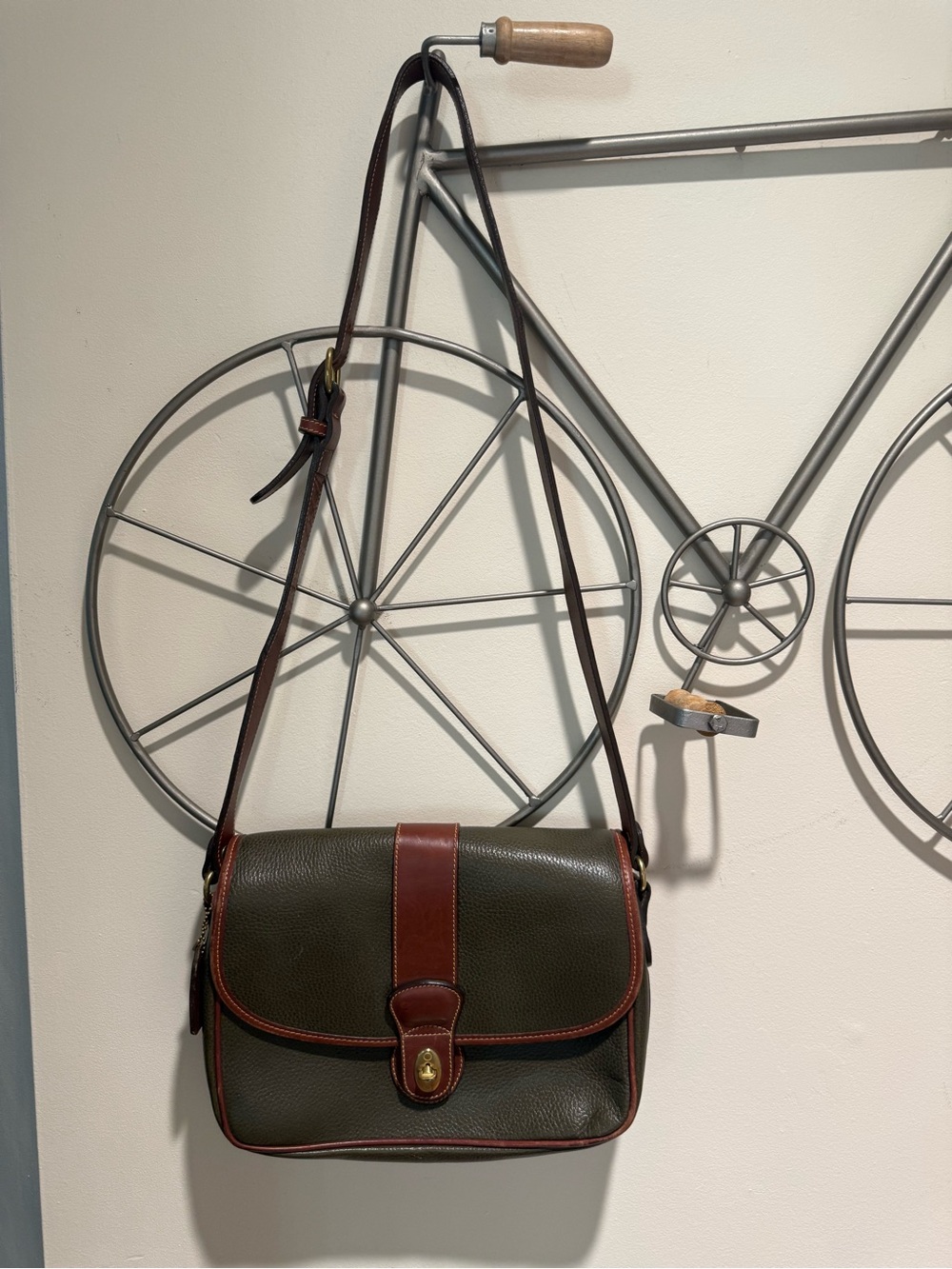 Vintage Coach Sheridan Glenwood Green Leather Crossbody Bag Purse 4225